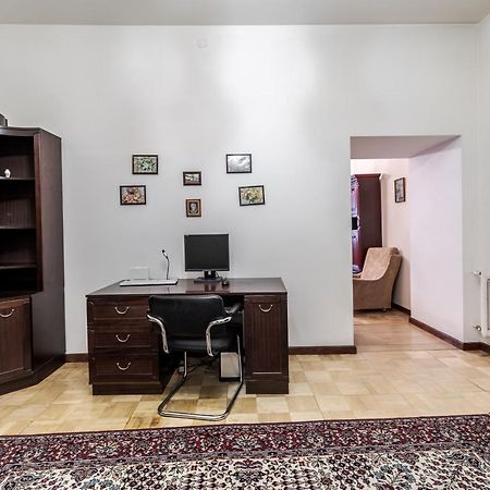 Doroshenka Antique Apartment Lviv Exterior foto