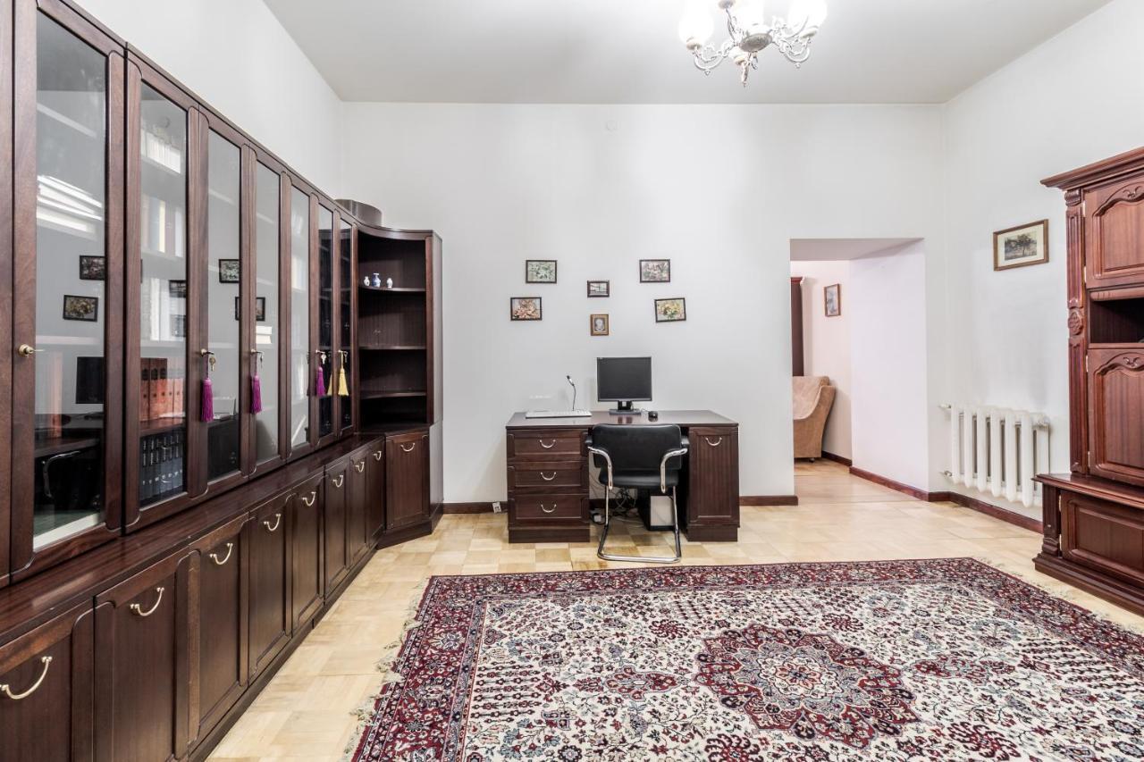 Doroshenka Antique Apartment Lviv Exterior foto