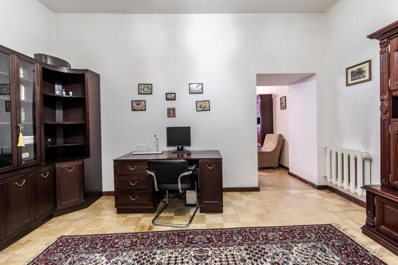 Doroshenka Antique Apartment Lviv Exterior foto